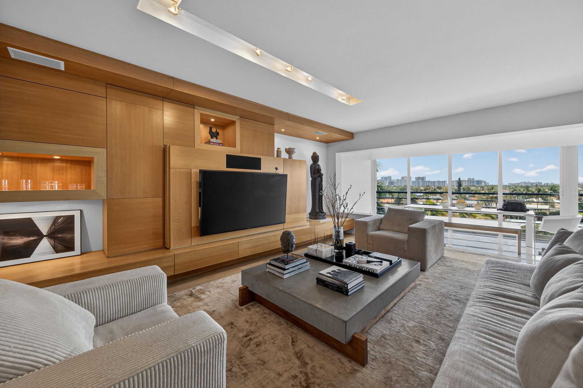 3050 NE 47th Court Ne, Unit 607, Fort Lauderdale, FL 33308 Photo