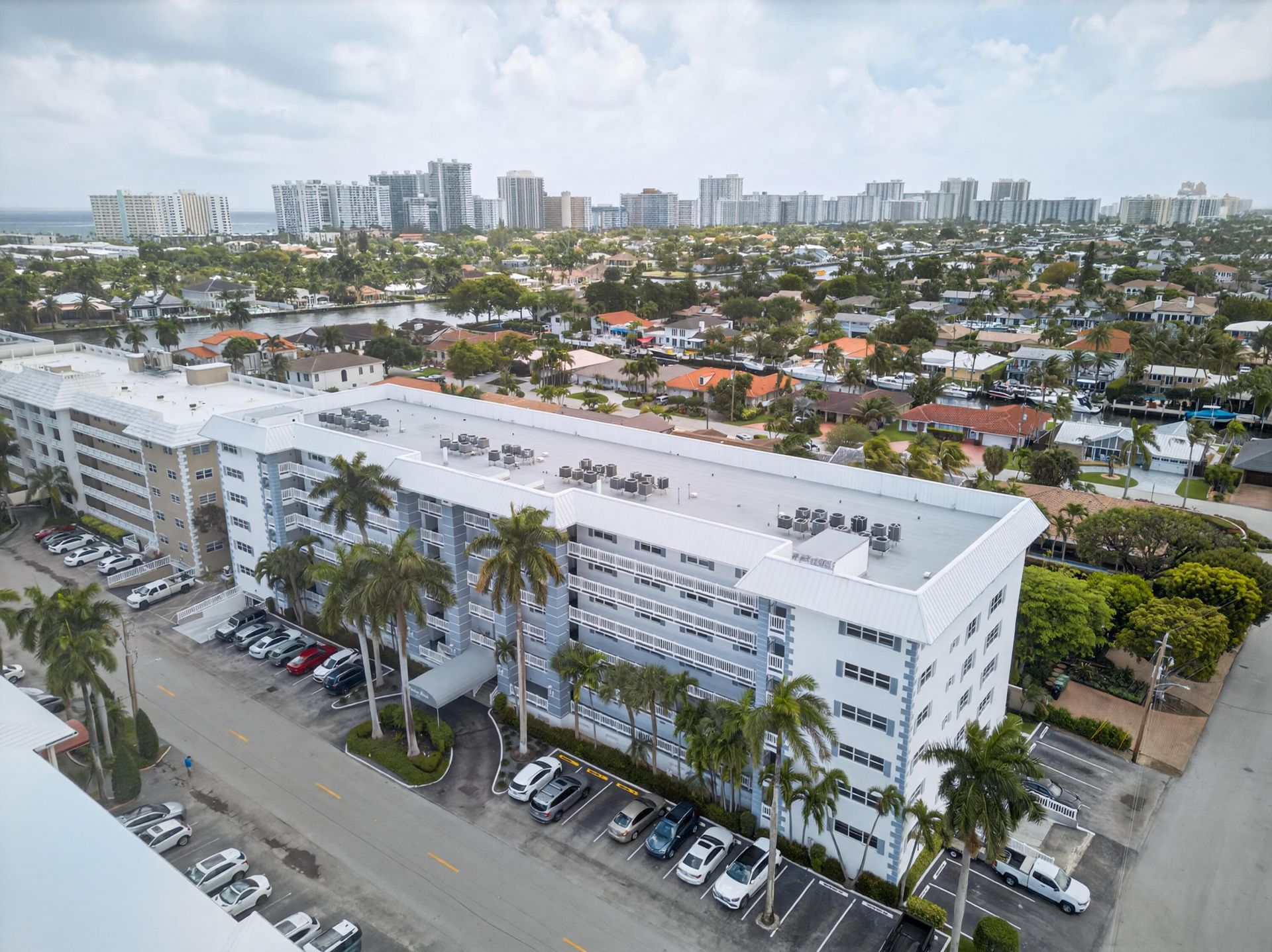 3050 NE 47th Court Ne, Unit 607, Fort Lauderdale, FL 33308 Photo