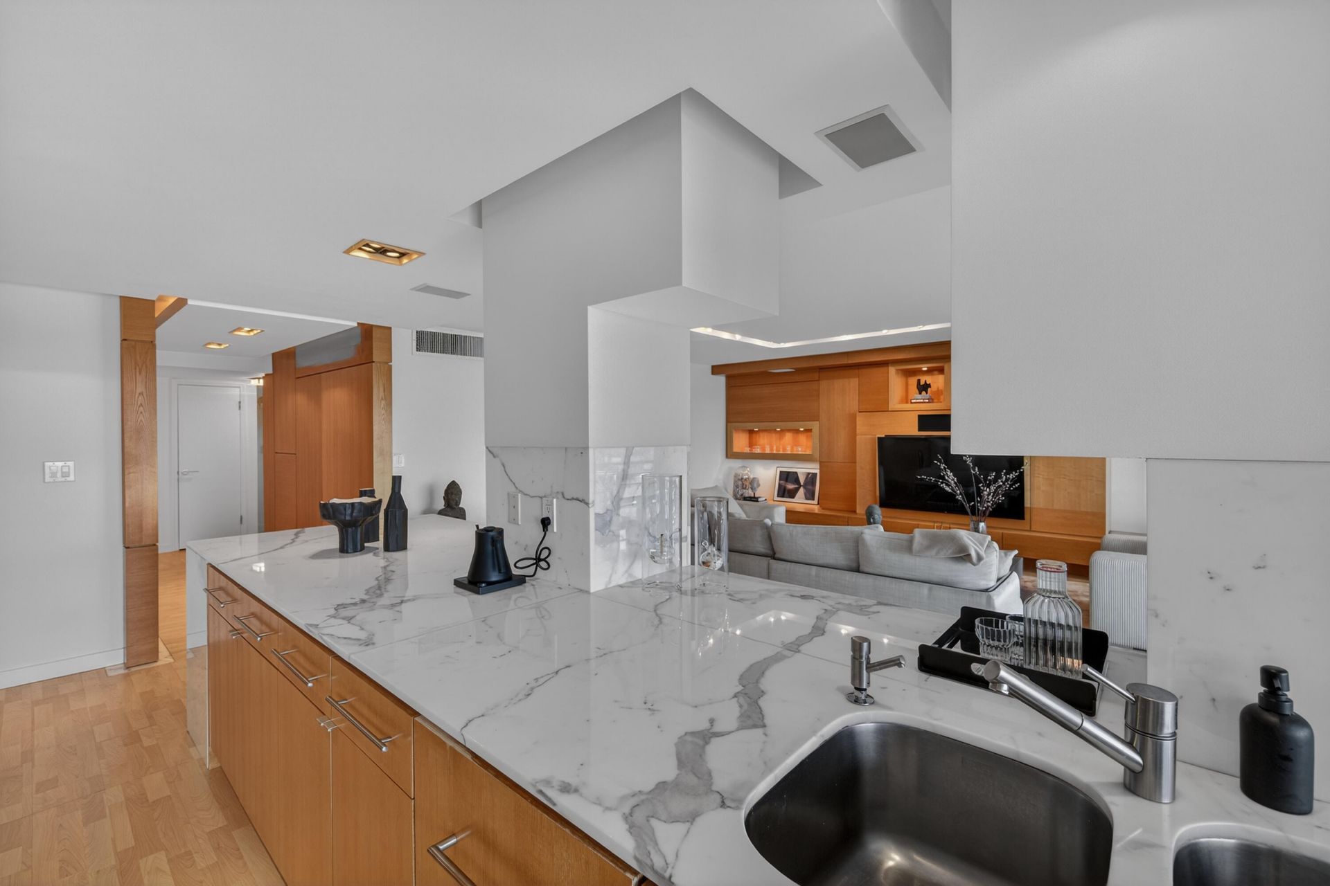 3050 NE 47th Court Ne, Unit 607, Fort Lauderdale, FL 33308 Photo