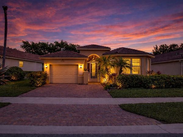 7229 Cataluna Circle, Delray Beach, FL 33446