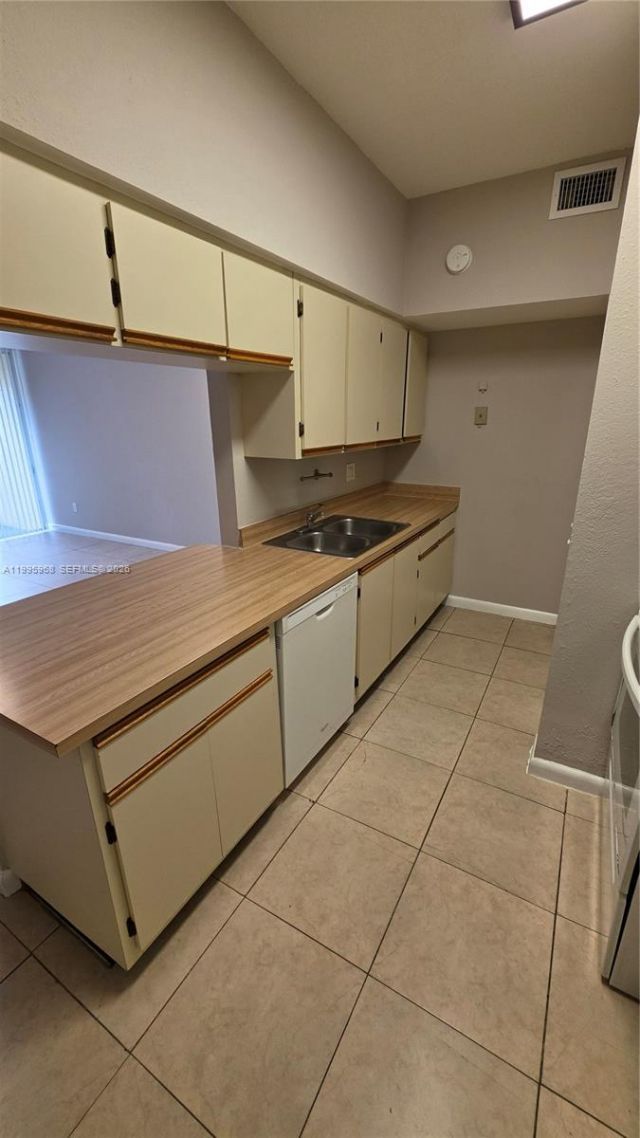 Please Call For Address, Unit L, Hialeah, FL 33015 Photo
