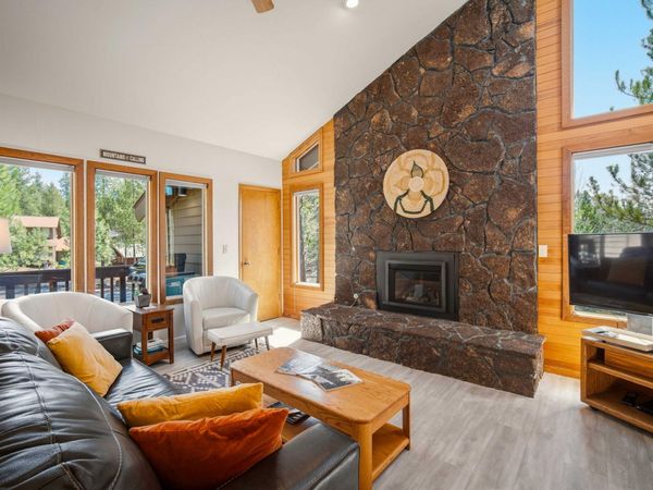 57305 Beaver Ridge Loop, Unit 8, Sunriver, OR 97707