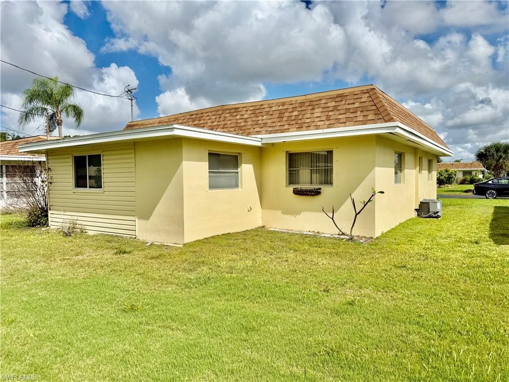 2212 Gardenia Way , Lehigh Acres, FL 33936 Photo