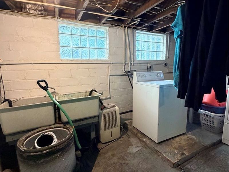 3235 Berea Road , Cleveland, OH 44111 Photo 27