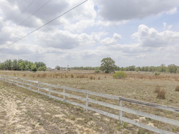 811 Mockingbird, La Vernia, TX 78121