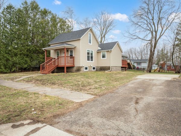 206 Center Avenue S, Hayfield, MN 55940