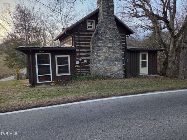 100 Eisenhower Road, Jonesborough, TN 37659