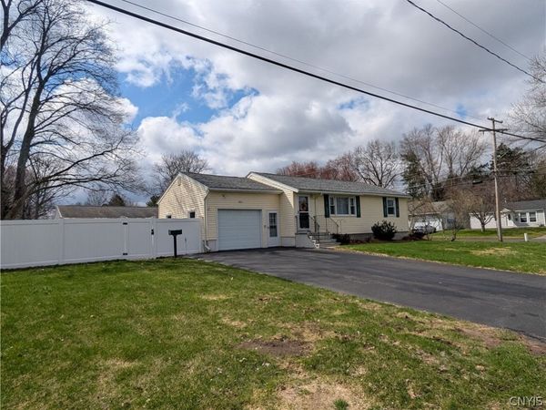 421 Wells Avenue W, North Syracuse, NY 13212