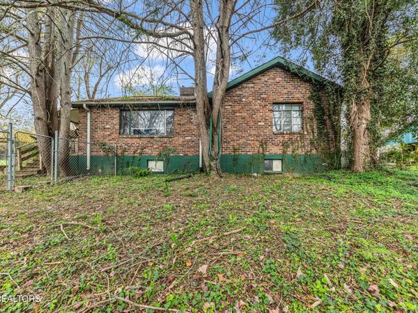 6155 Lacy Rd, Knoxville, TN 37912