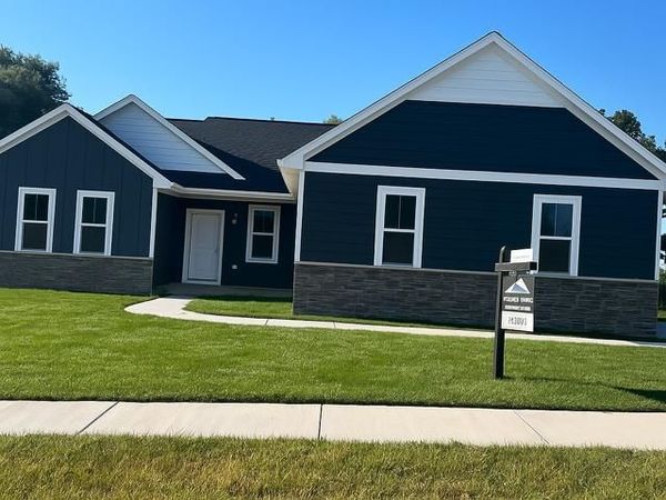 190 Deerrun Drive, Fall River, WI 53932