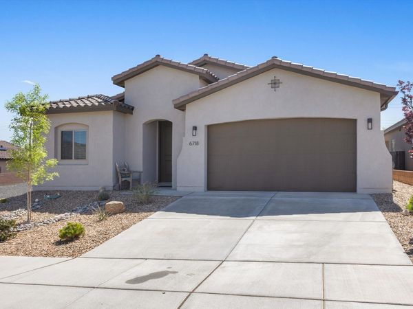 6718 Sydney Drive NE, Rio Rancho, NM 87144