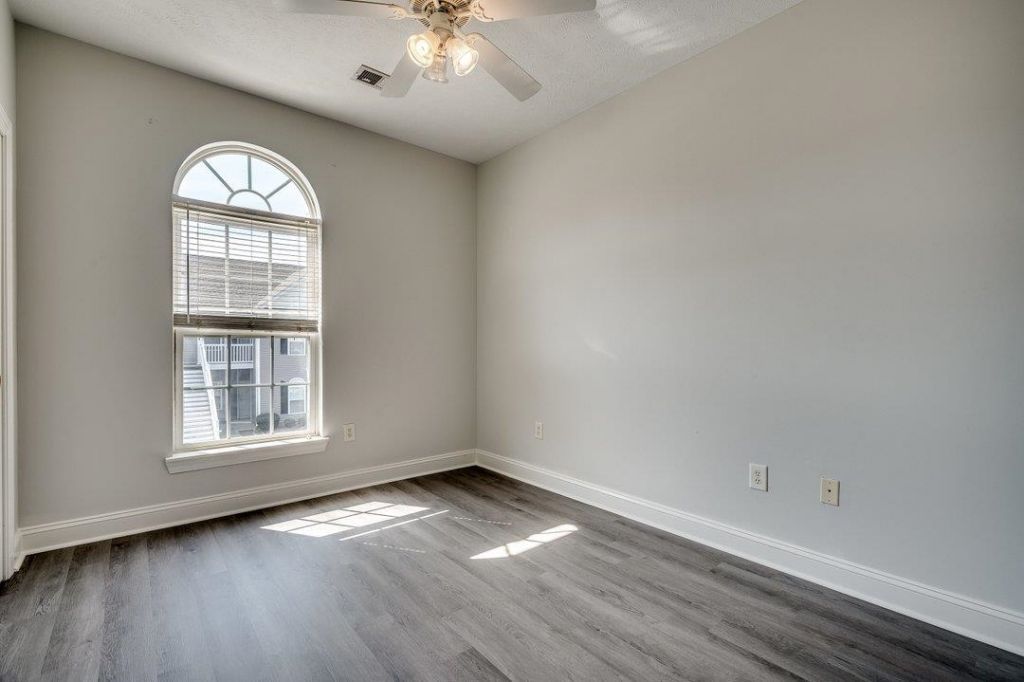 999 Algonquin Dr. Photo 12