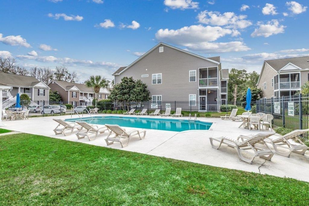 999 Algonquin Dr. Photo 21