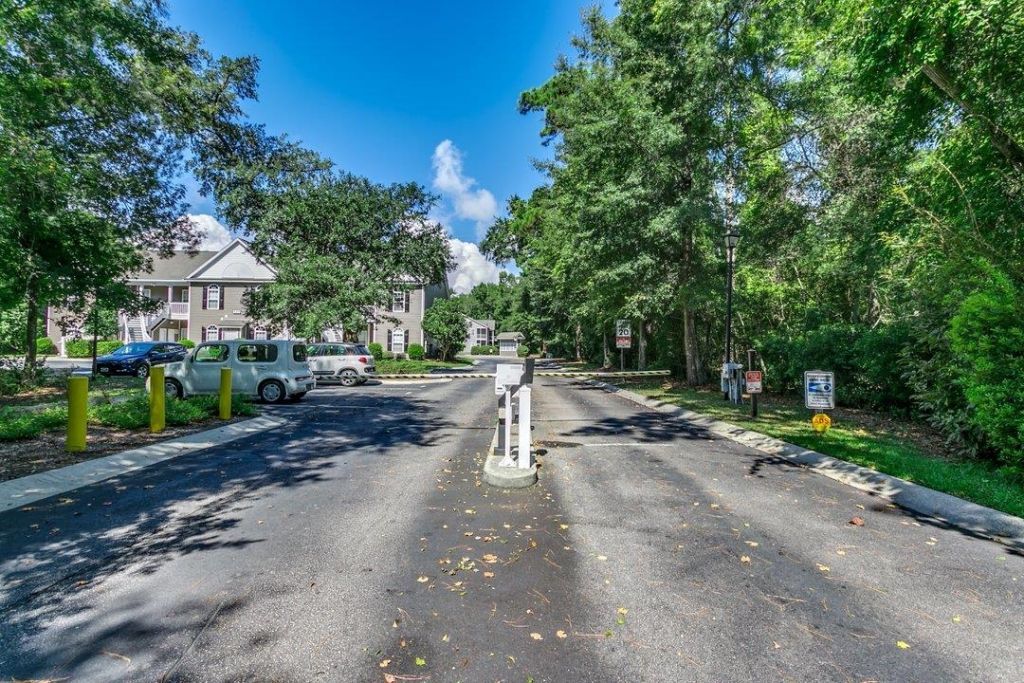 999 Algonquin Dr. Photo 24