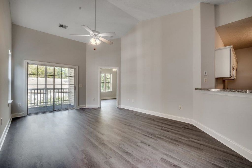 999 Algonquin Dr. Photo 4