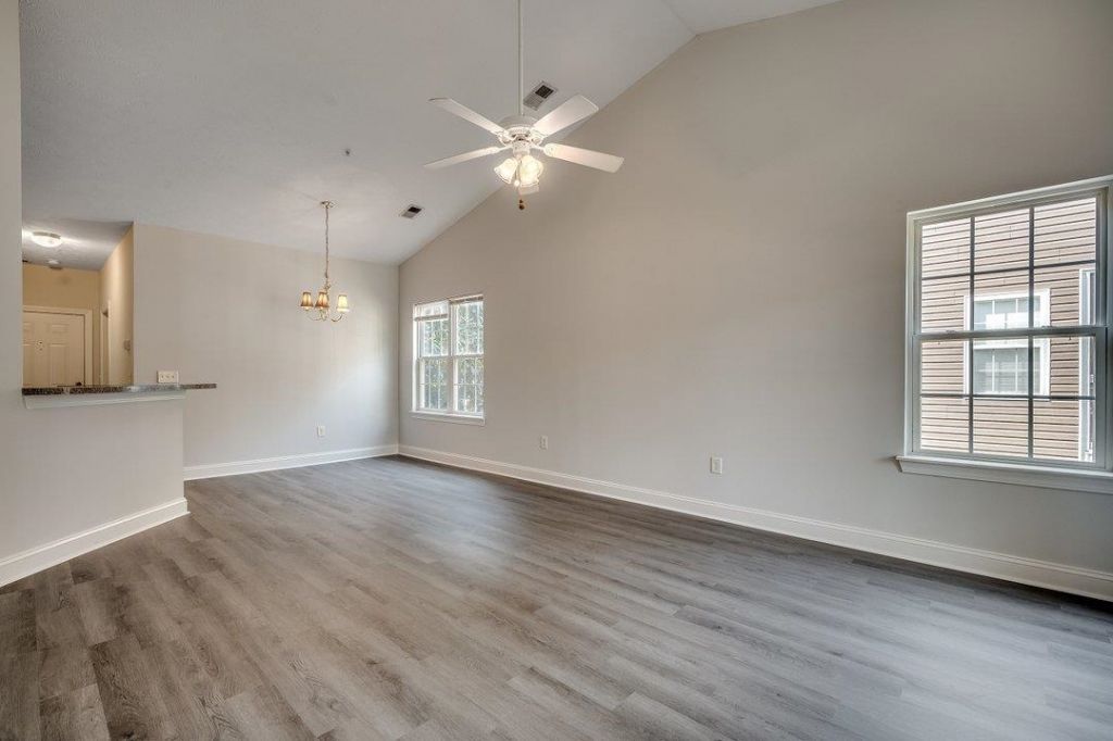 999 Algonquin Dr. Photo 8