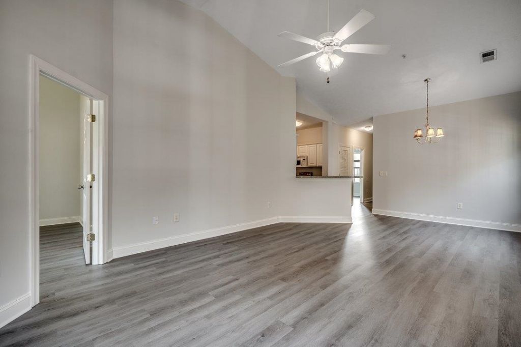 999 Algonquin Dr. Photo 9