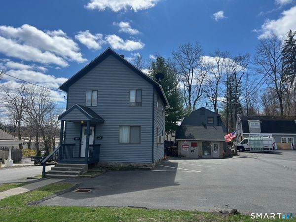 12 Danbury , Ridgefield, CT 06877