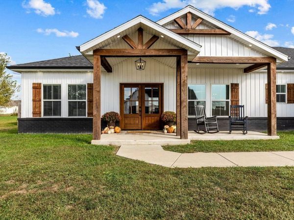 2706 Town Drive, Mountain Grove, MO 65711