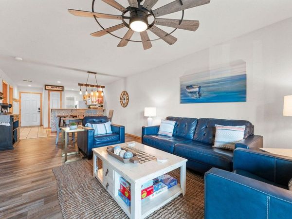 135 Upper Emerald Bay Circle, Unit 6, Hollister, MO 65672