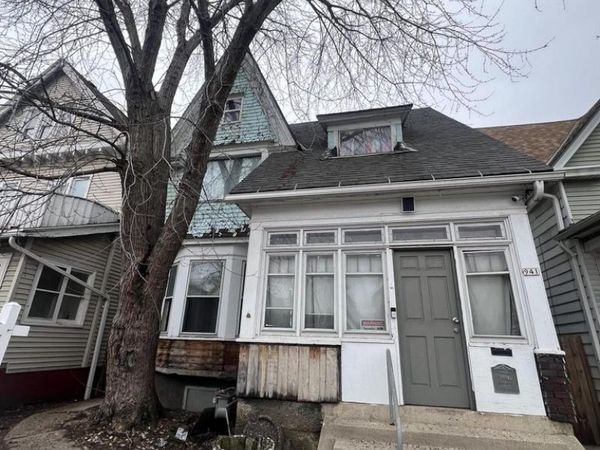 941 S 35th STREET, Milwaukee, WI 53215