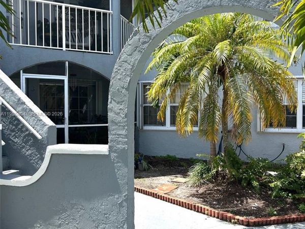 15645 SW 74th Cir Dr , Unit 4-5, Miami, FL 33193