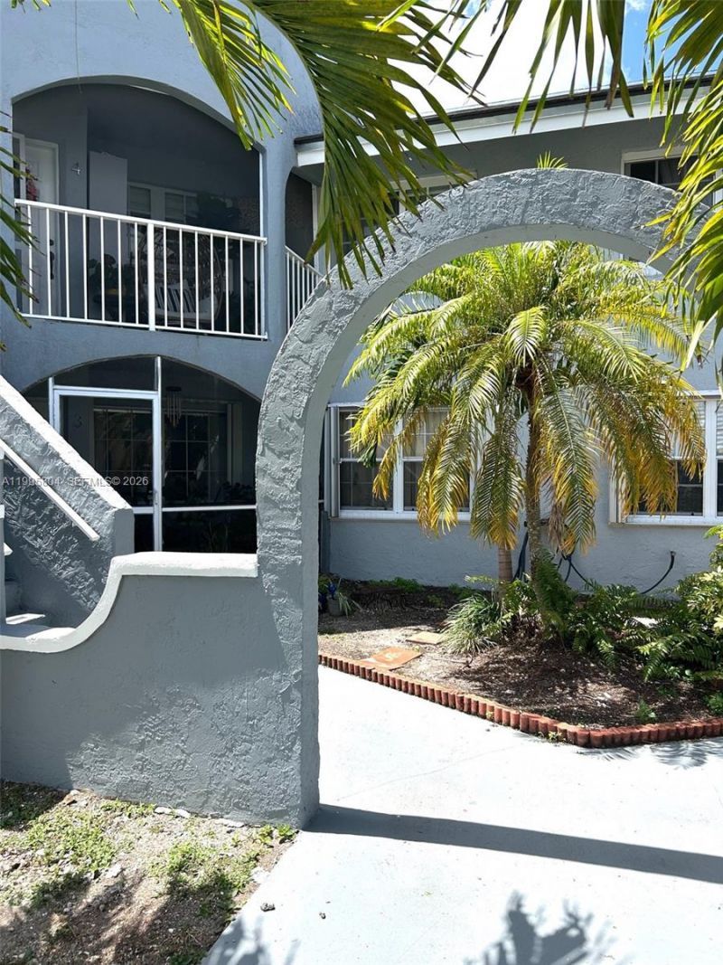 15645 SW 74th Cir Dr, Unit 4-5, Miami, FL 33193 Photo