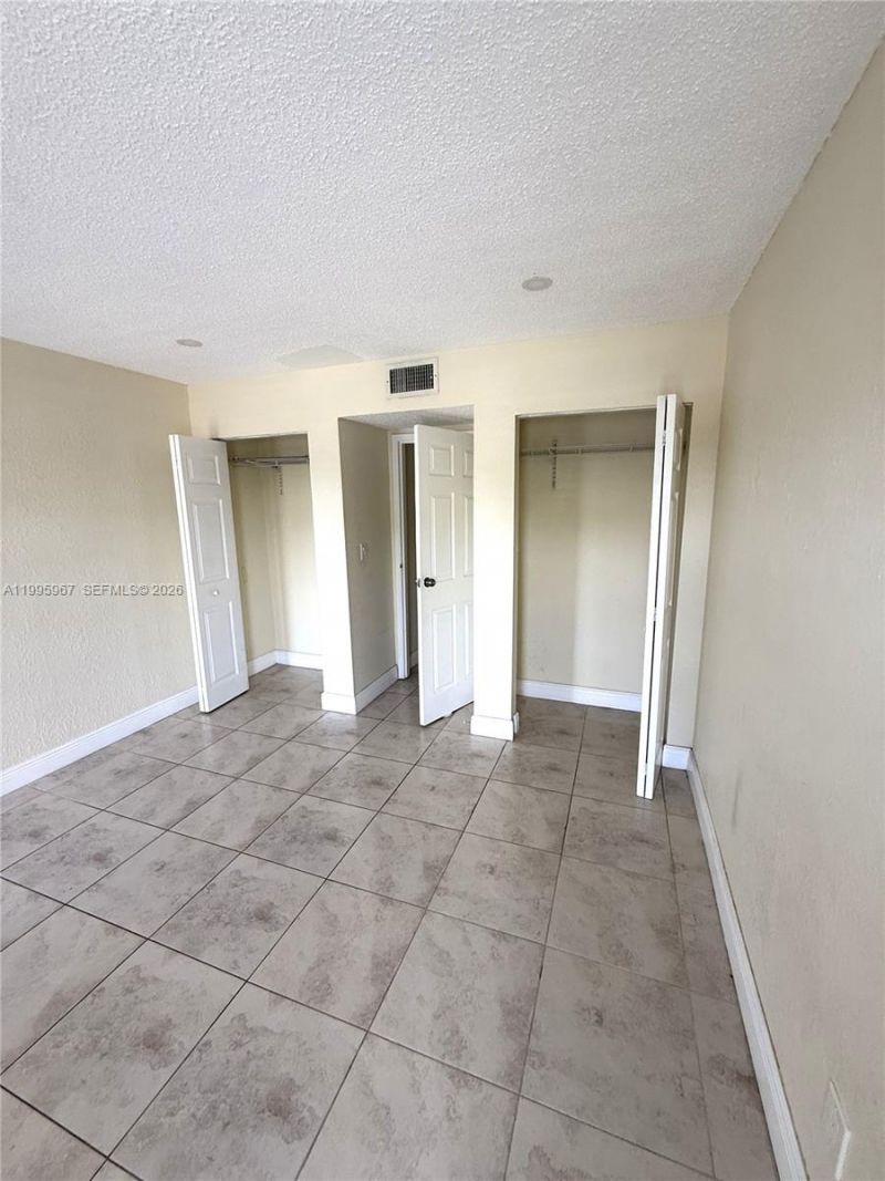 4848 NW 24th Ct, Unit 325, Lauderdale Lakes, FL 33313 Photo