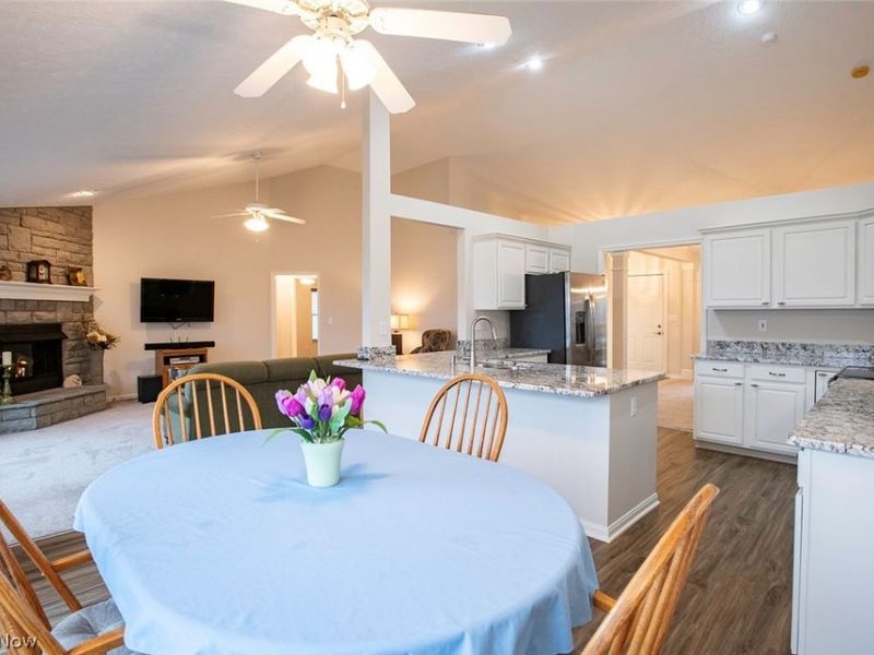 2052 Glenmont Drive , Brunswick, OH 44212 Photo 10