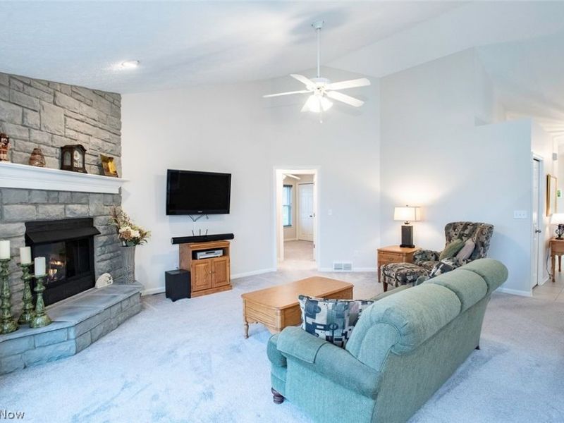 2052 Glenmont Drive , Brunswick, OH 44212 Photo 12