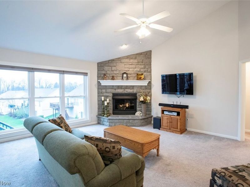 2052 Glenmont Drive , Brunswick, OH 44212 Photo 13