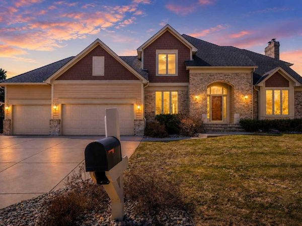 7628 Auto Club Circle, Bloomington, MN 55438