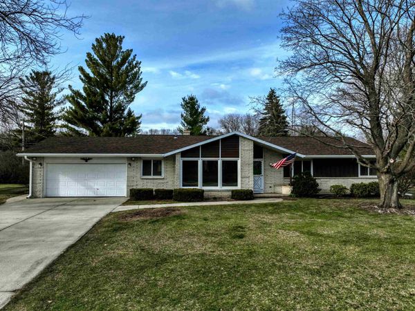243 Hillcrest Lane, Jefferson, WI 53549