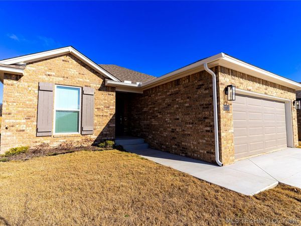 27113 E 109th Street S, Coweta, OK 74429