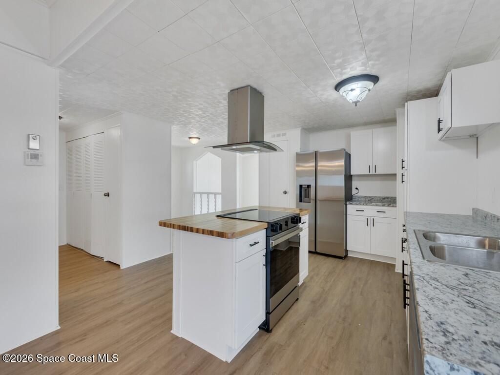 908 Oleander Circle, Barefoot Bay, FL 32976 Photo