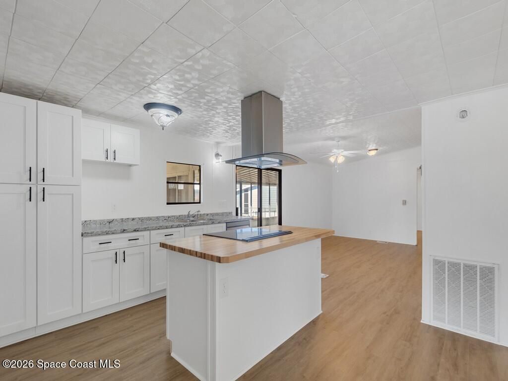 908 Oleander Circle, Barefoot Bay, FL 32976 Photo