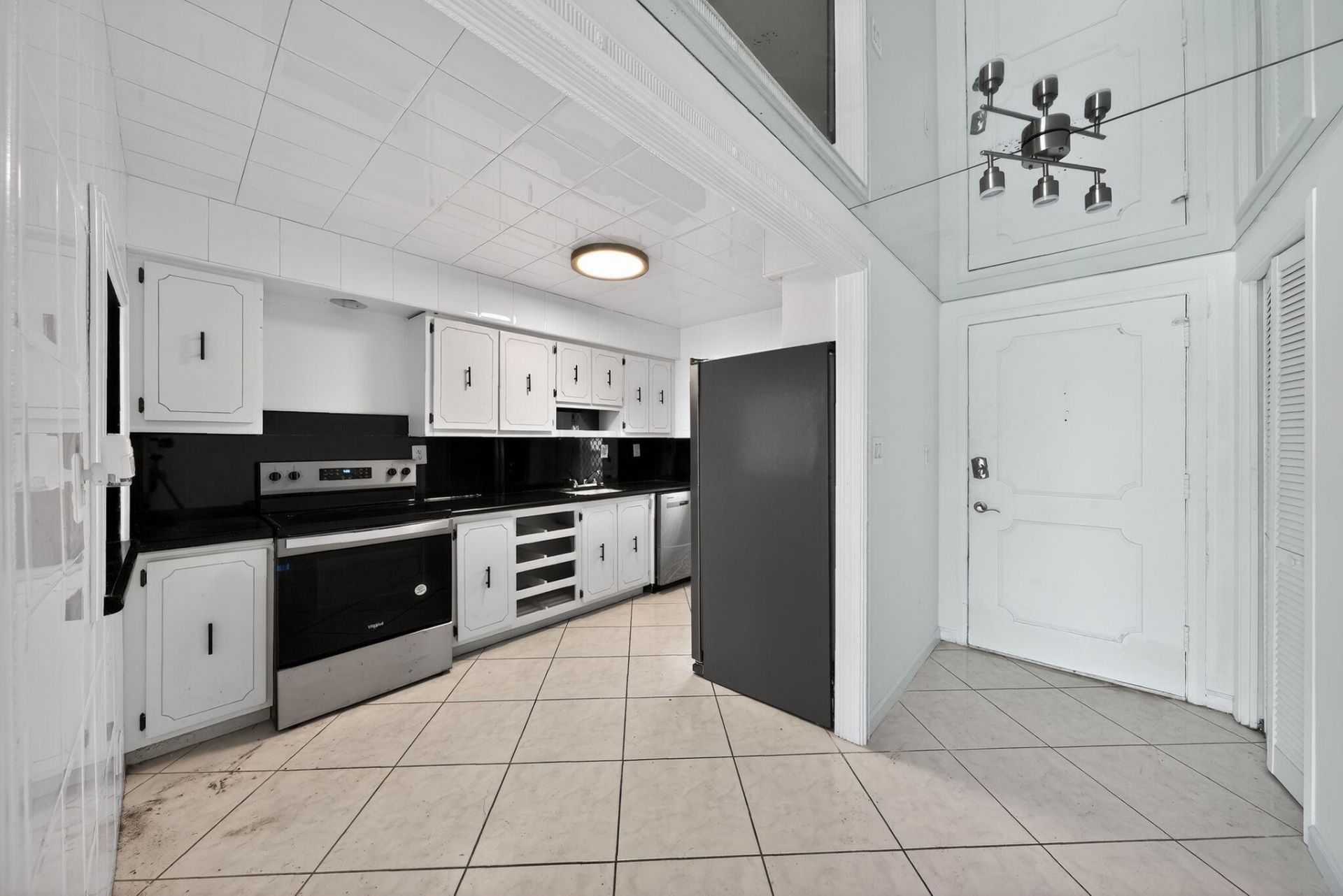 400 Golden Isles Drive, Unit 37, Hallandale Beach, FL 33009 Photo