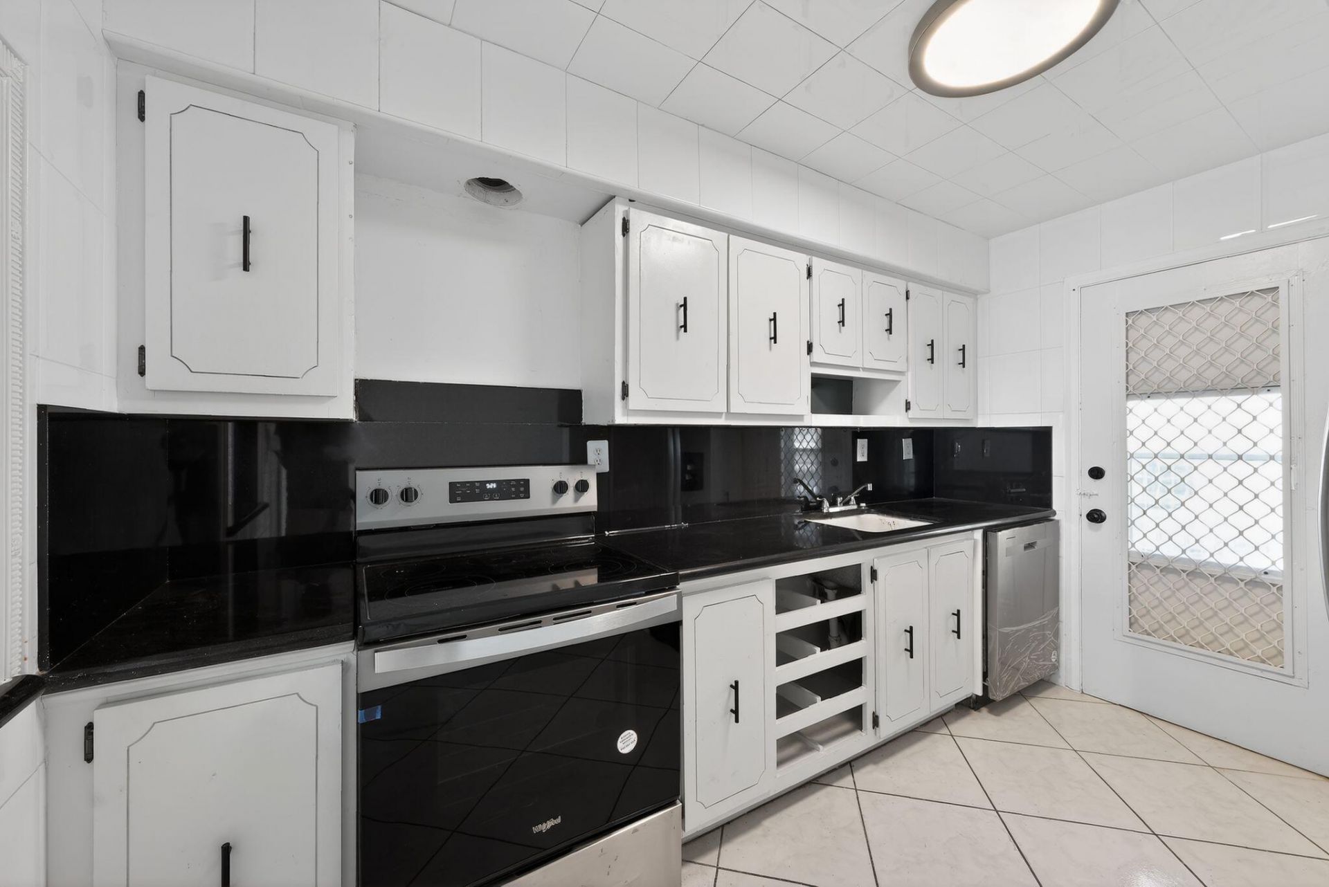 400 Golden Isles Drive, Unit 37, Hallandale Beach, FL 33009 Photo