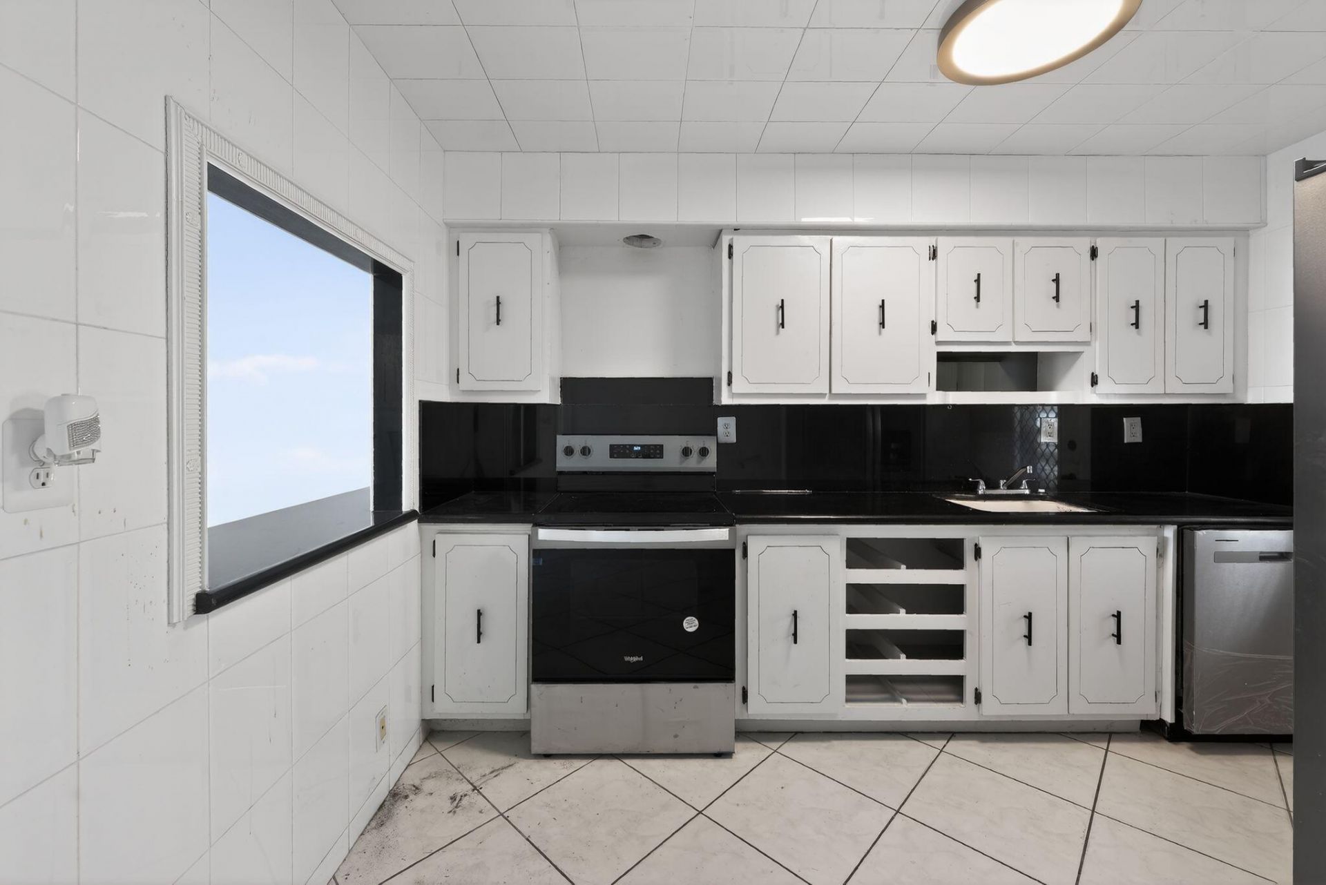 400 Golden Isles Drive, Unit 37, Hallandale Beach, FL 33009 Photo