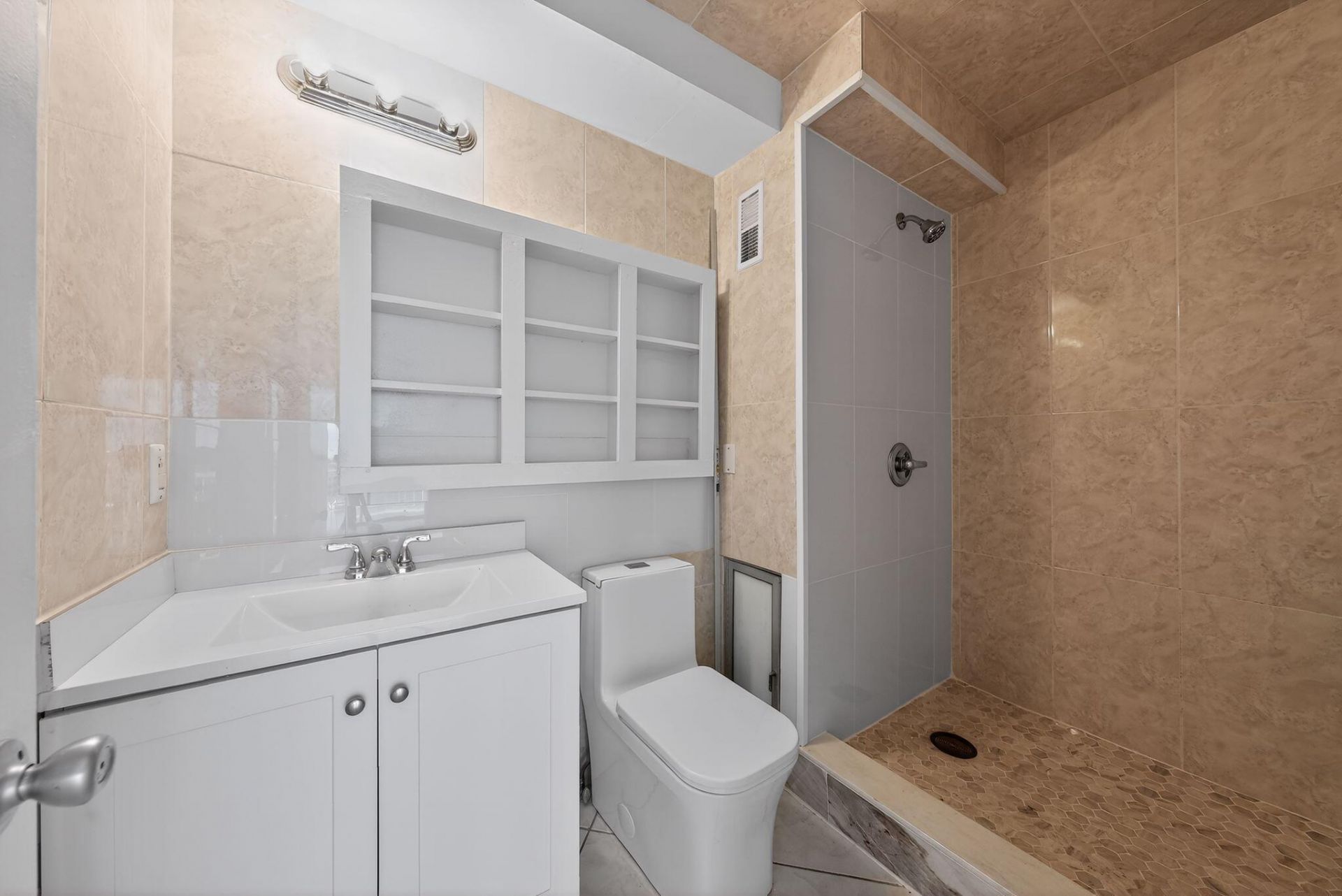 400 Golden Isles Drive, Unit 37, Hallandale Beach, FL 33009 Photo