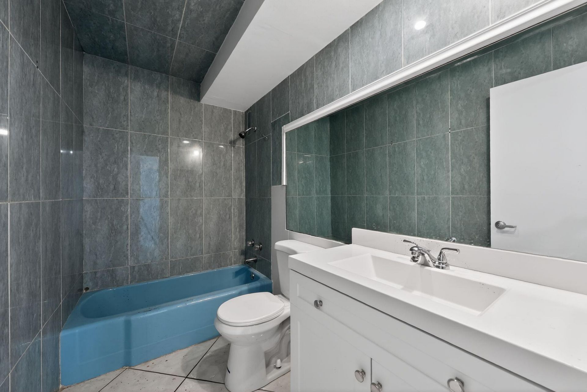 400 Golden Isles Drive, Unit 37, Hallandale Beach, FL 33009 Photo