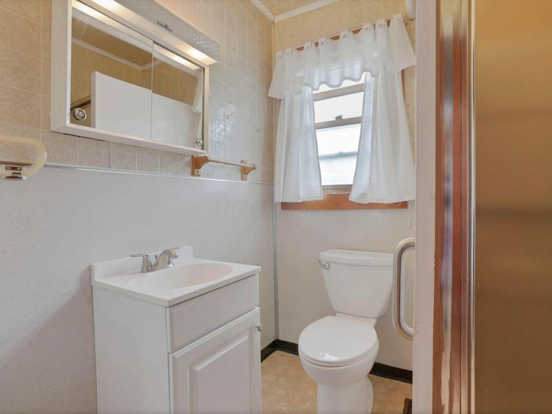 140 S Valley Street, Corning, OH 43730 Photo 21