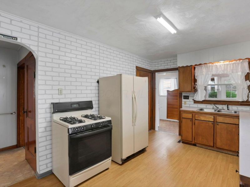 140 S Valley Street, Corning, OH 43730 Photo 24