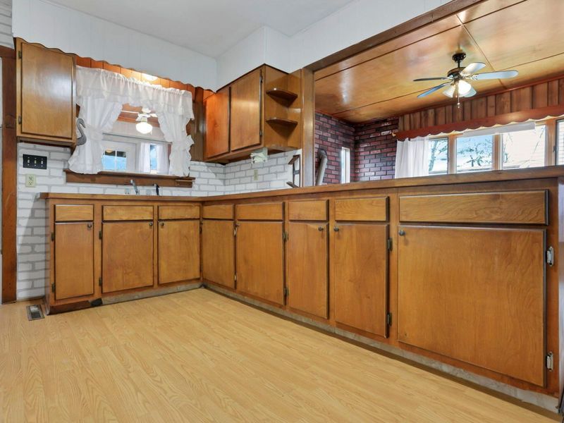 140 S Valley Street, Corning, OH 43730 Photo 30