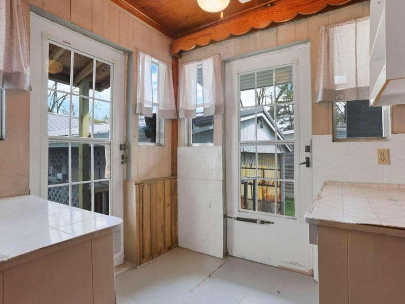 140 S Valley Street, Corning, OH 43730 Photo 34