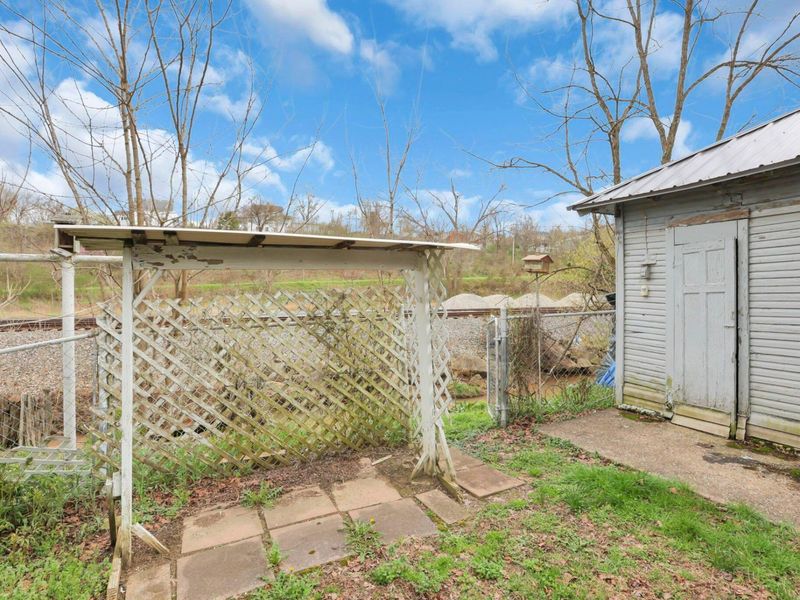 140 S Valley Street, Corning, OH 43730 Photo 59