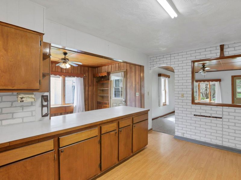 140 S Valley Street, Corning, OH 43730 Photo 6