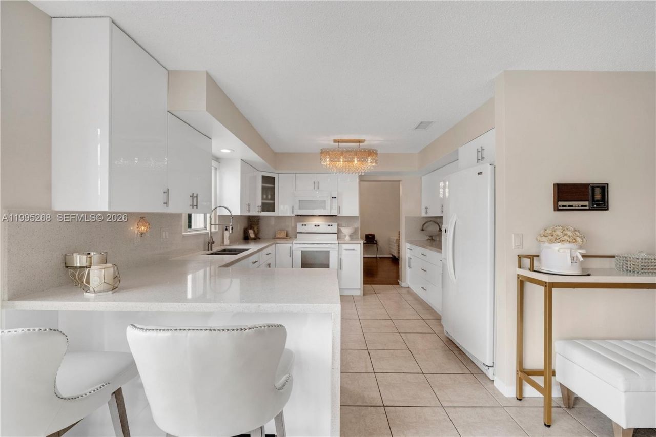 9800 Glacier Dr, Miramar, FL 33025 Photo