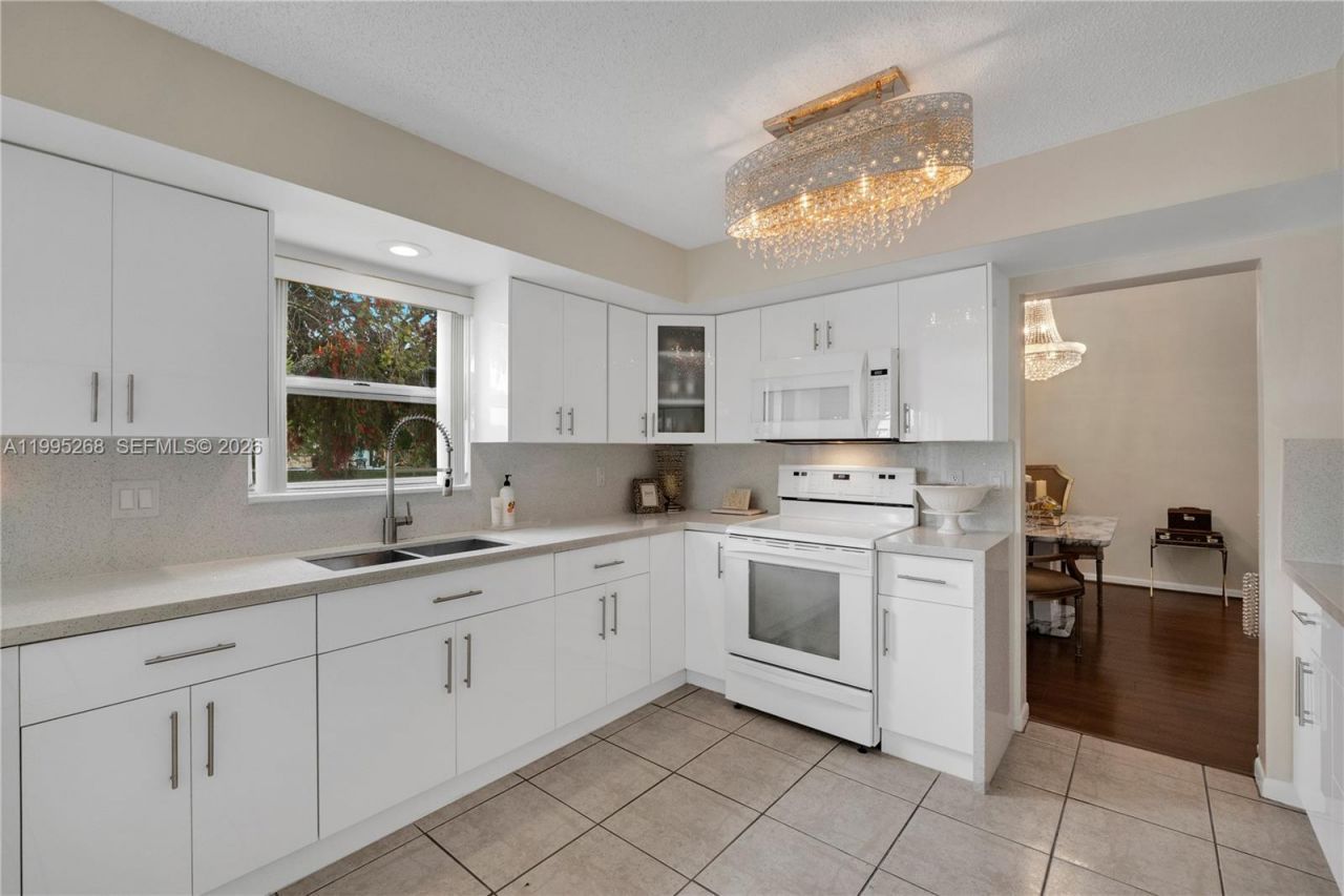 9800 Glacier Dr, Miramar, FL 33025 Photo