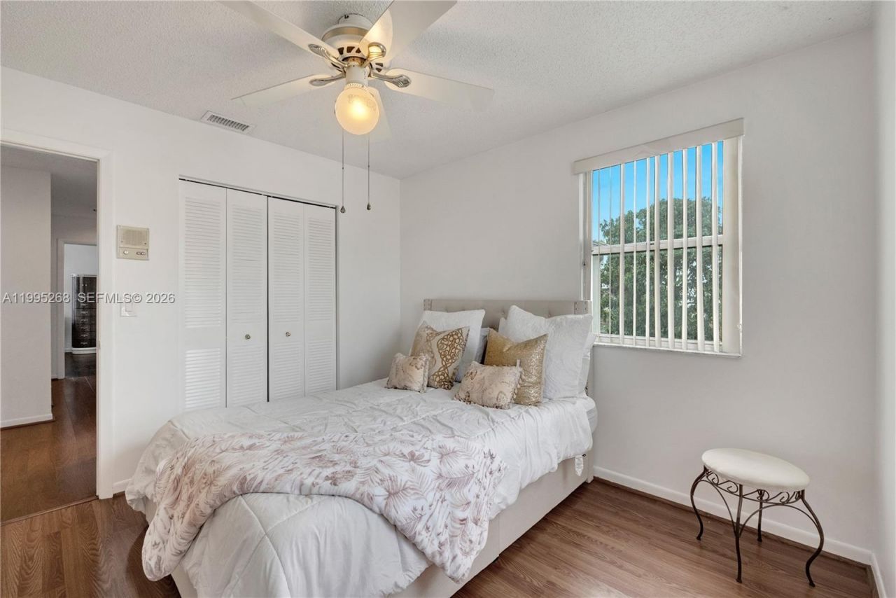 9800 Glacier Dr, Miramar, FL 33025 Photo